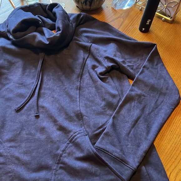 32 Degrees Sweaters - NWT twilight purple lightweight but warm pullover.